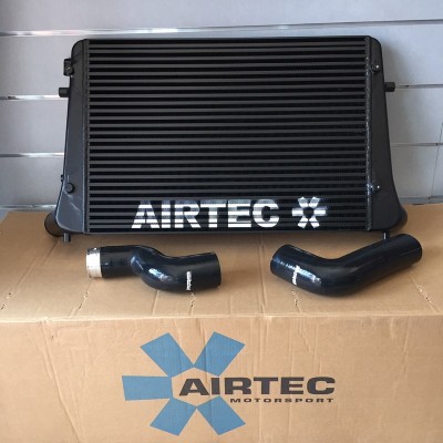 ATINTVAG7 Airtec Intercooler maggiorato con tubi Audi/Seat/VW telaio EA113 1.8 e 2.0 TSI/TFSI (lista in descrizione) cupra gti