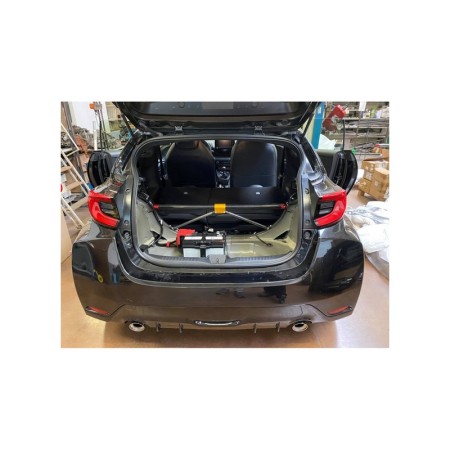 DNA Racing PC1697 Barra duomi posteriore in carbonio con tiranti Toyota Yaris GR 1.6 assetto telaio pianale rinforzo barraduomi