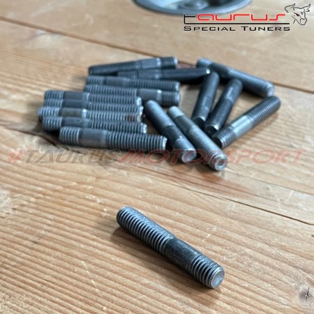 Prigioniero M8x1,25 L.45mm turbine downpipe prigionieri turbo