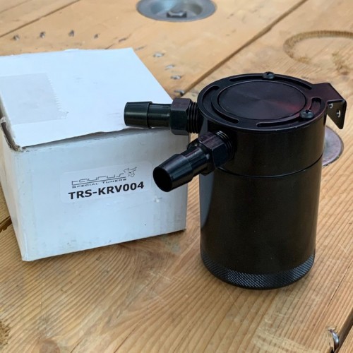 Vaschetta recupero vapori olio TRS Tuning catch can universale NERO con attacchi da 12mm (h. 95mm - diam. 63mm)