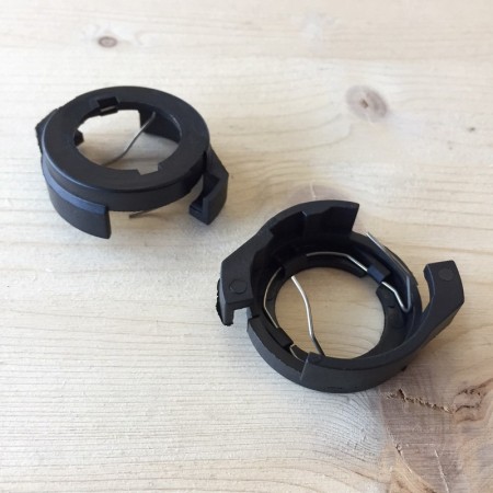 Coppia adattatori TRS Tuning per kit LED H7 per Alfa Mito, Ford Kuga, diametro Foro 23mm