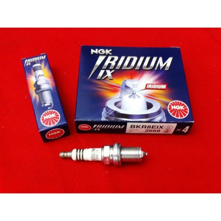 Set 4 candele NGK Iridium BKR8EIX per motori VAG 2.0 TFSI e TSI con Stage 2 (vedi elenco modelli in descrizione) - NGK BKR8EIX-4