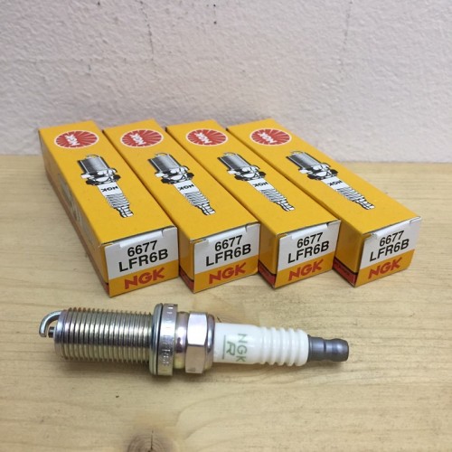 Set 4 candele NGK Iridium LFR6B per motori Citroen e Peugeot 1.6 codice motore TU5JP4 (vedi elenco modelli in descrizione) - NGK