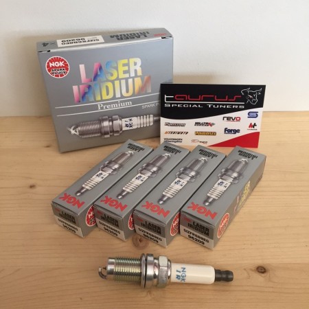 Set 4 candele NGK Iridium SIZFR6B8EG per motori VAG 1.4 TFSI / TSI Turbo/Volumetrico 140 - 160 - 180 - 185 CV (vedi elenco model